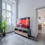 Stunning & Spacious 2Bdr Apt In Center Prague