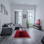 Stunning & Spacious 2Bdr Apt In Center Prague