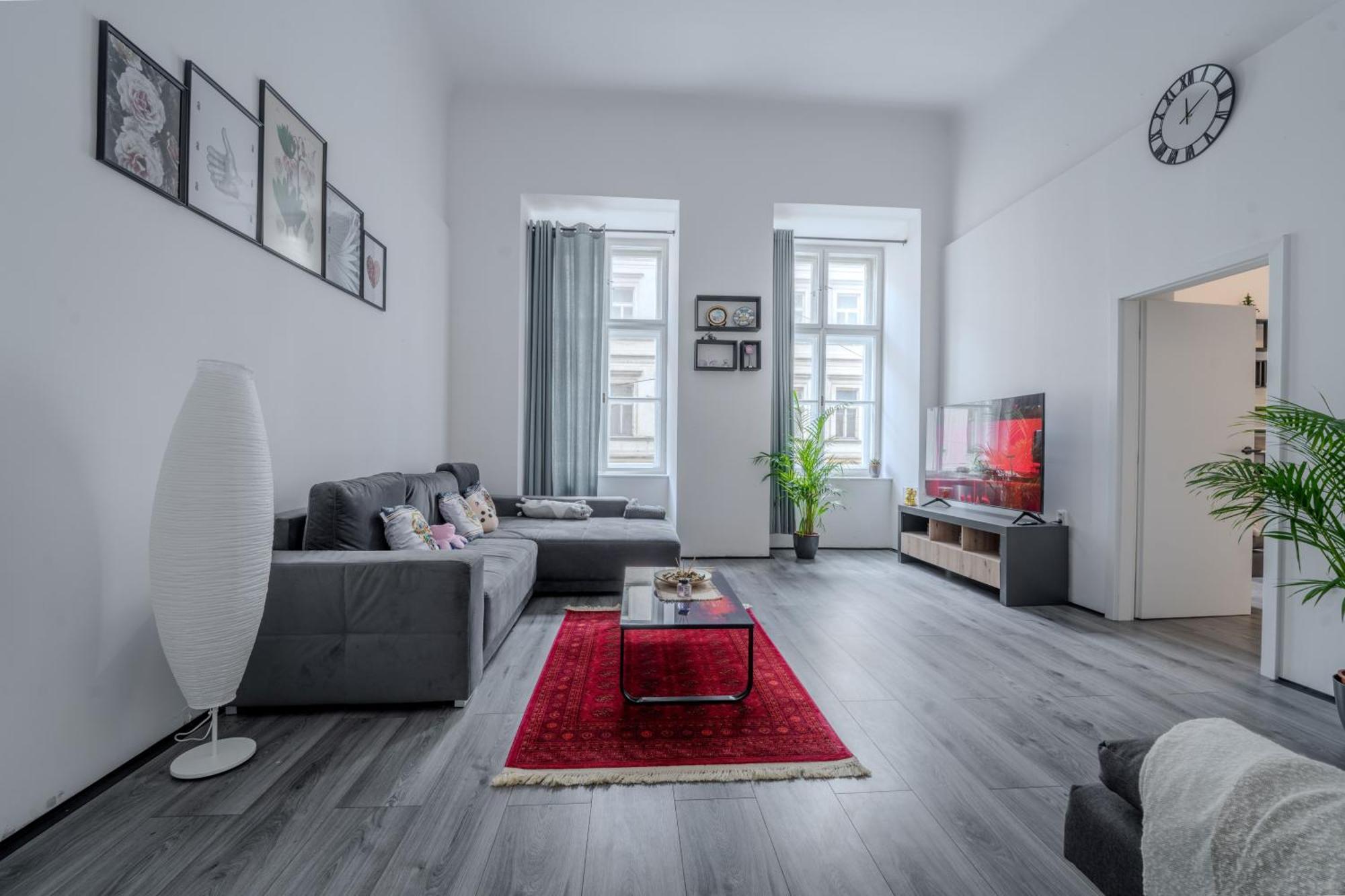Stunning & Spacious 2bdr Apt In Center Appartamento Praga