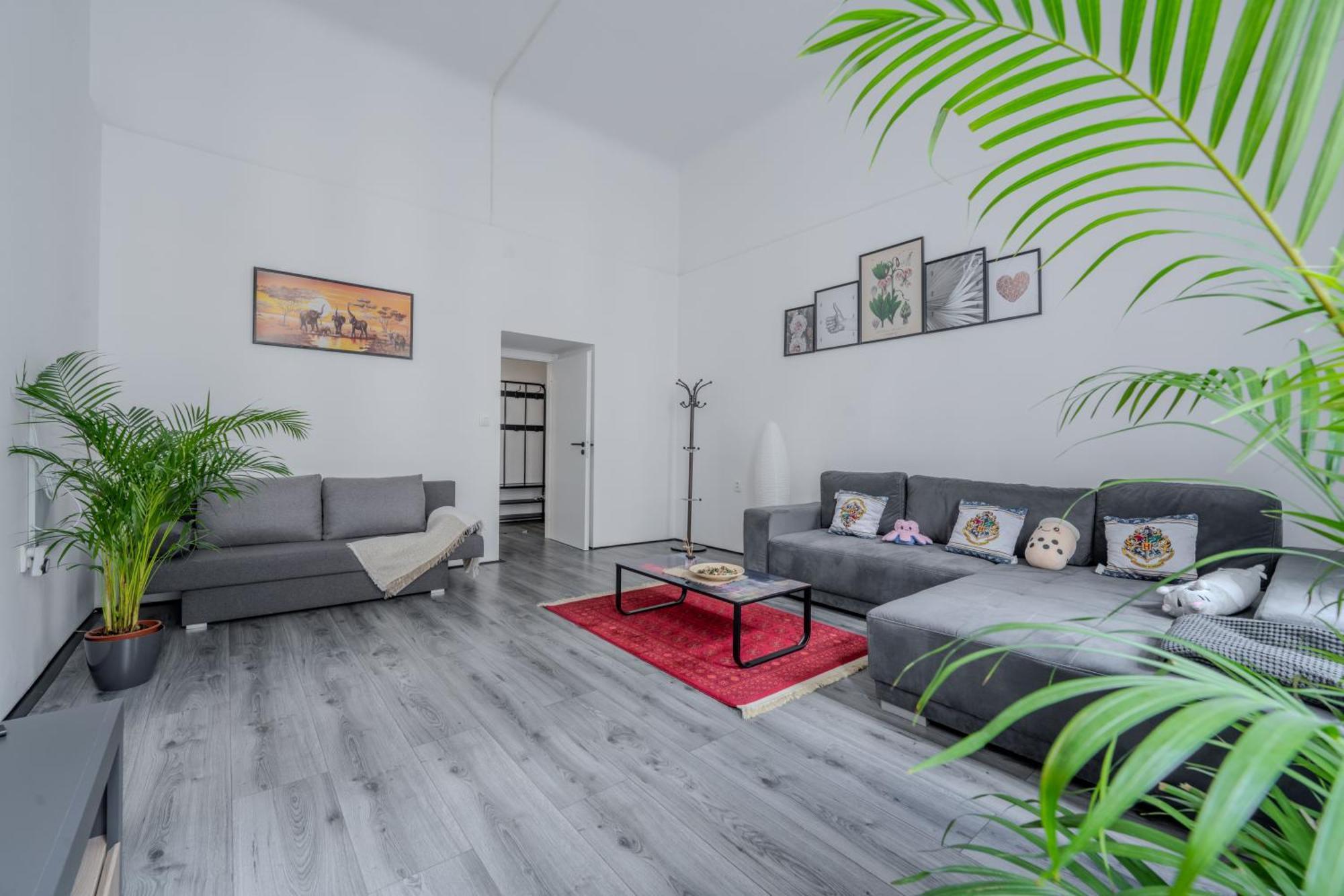 Appartamento Stunning & Spacious 2bdr Apt In Center *