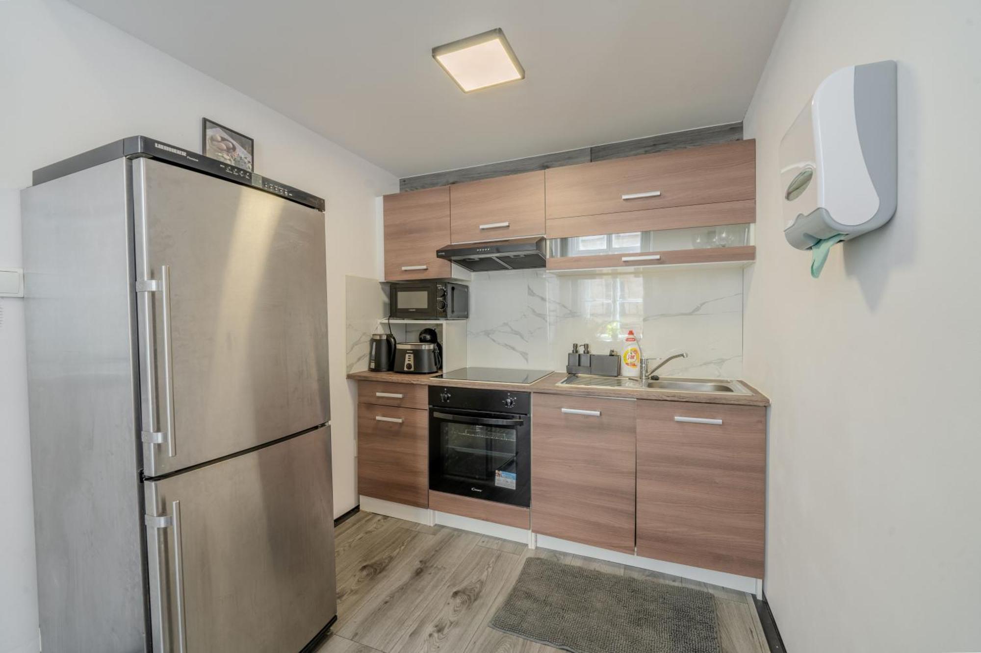 Stunning & Spacious 2bdr Apt In Center Appartamento