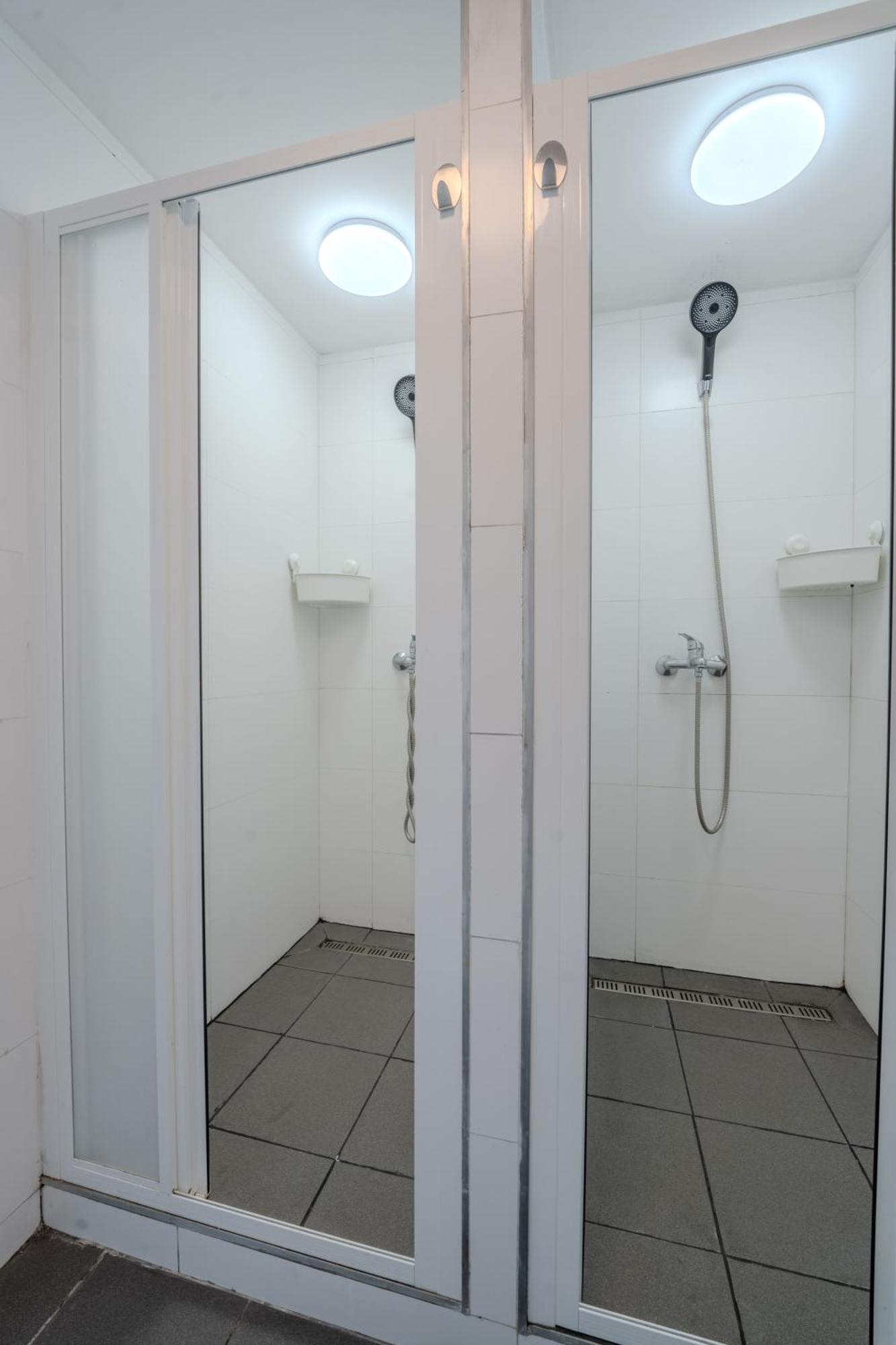 Stunning & Spacious 2bdr Apt In Center Appartamento *
