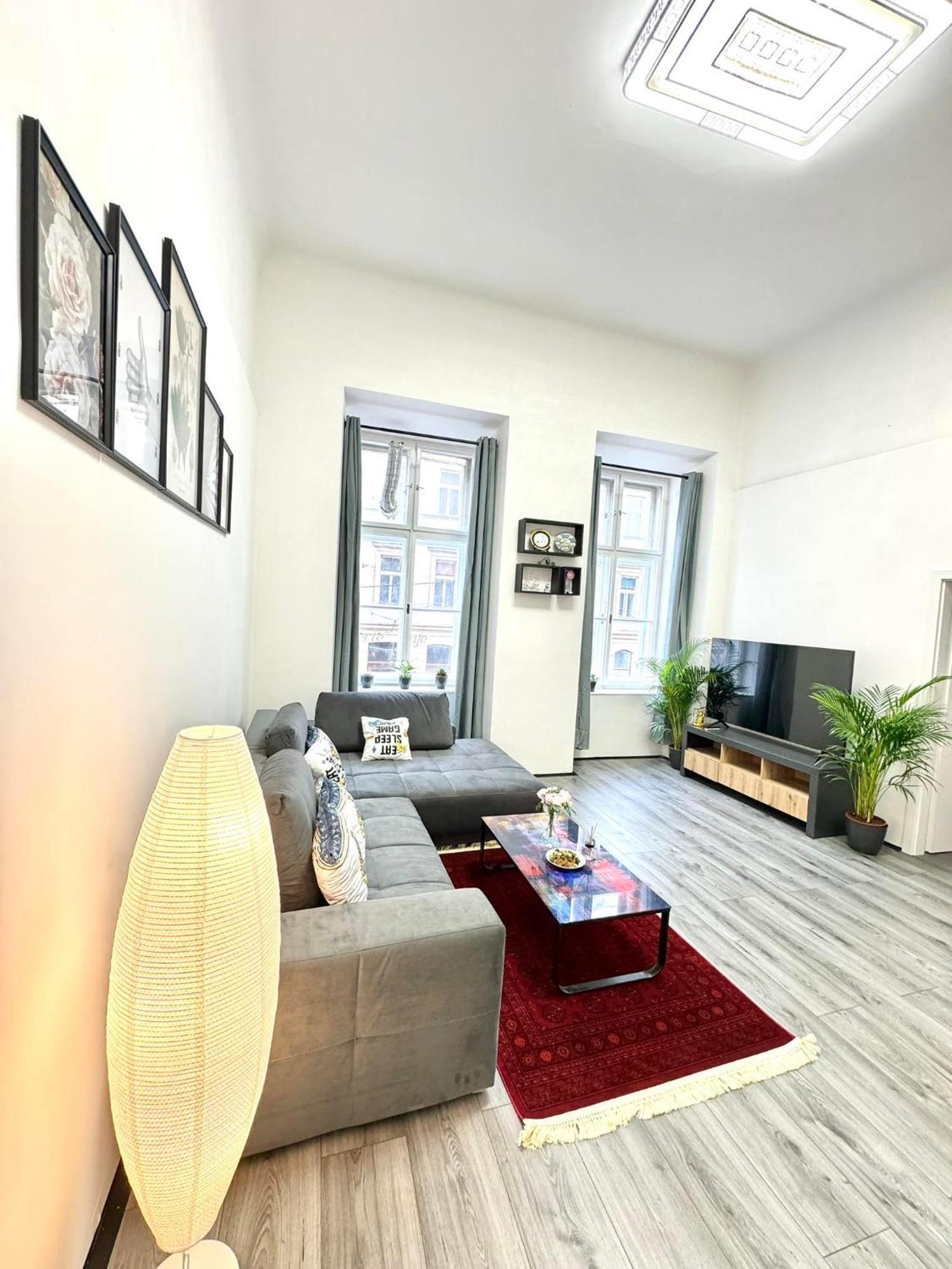 Stunning & Spacious 2bdr Apt In Center Apartmán Praha